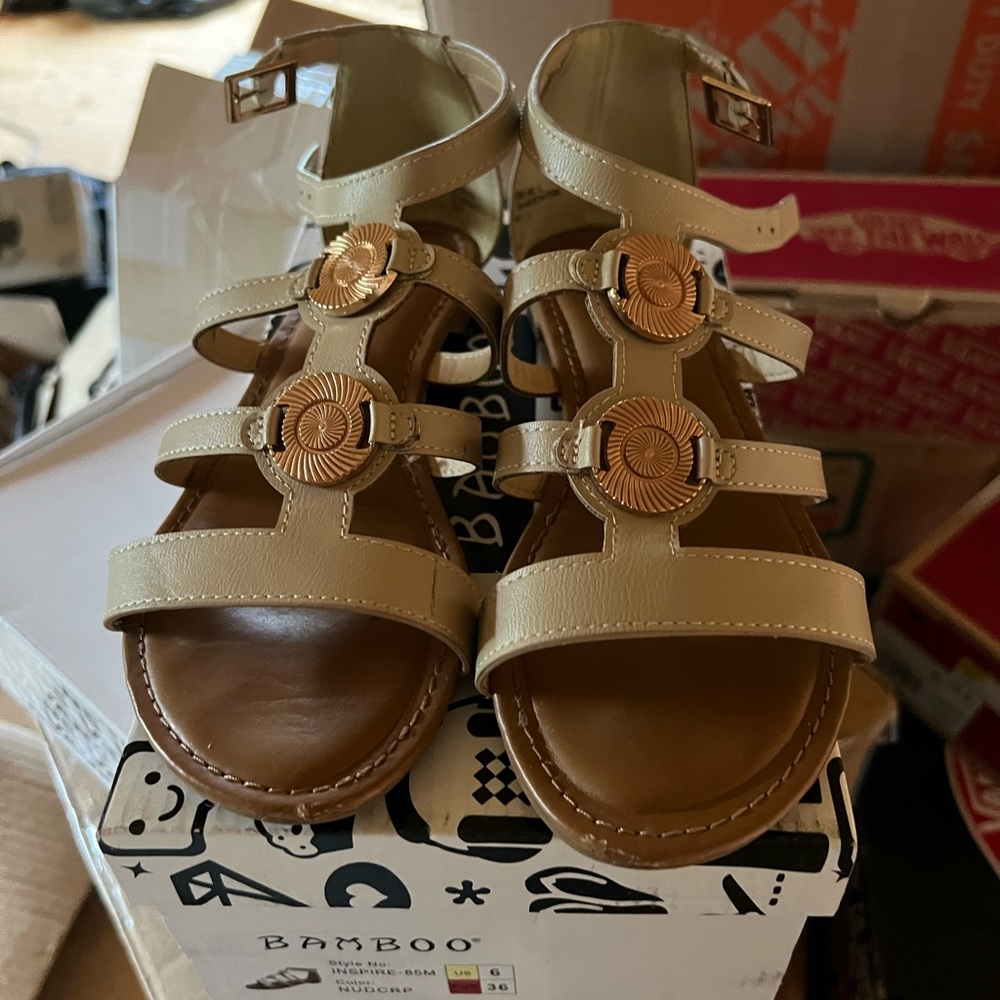 Bamboo Sandal Flats size 6
